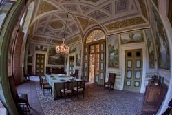 Settecentesche ville venete a Verona, sala da pranzo di villa Pompei